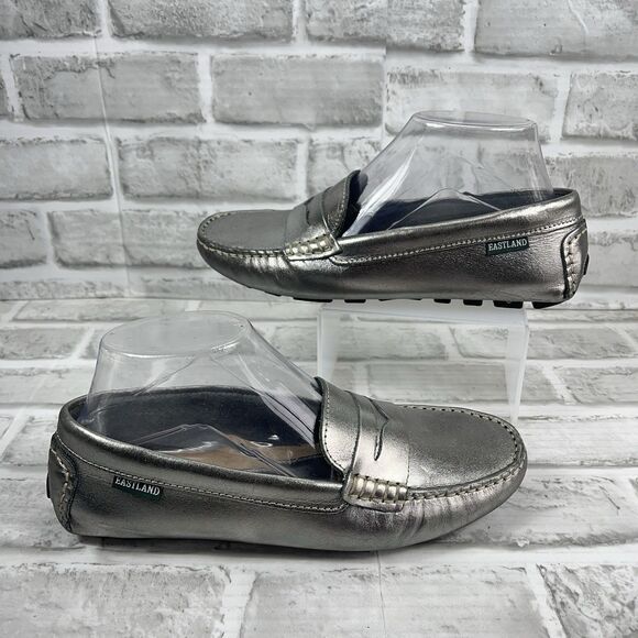 Eastland Patricia Women's 7 Metallic Silver Leather Driving Moccasins Loafers - Picture 1 of 12